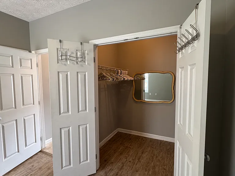 303 N Ross St #102 — Photo 6