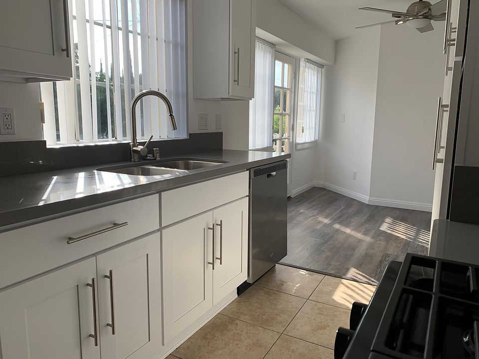 1st image of 3724 S Bentley Ave #2