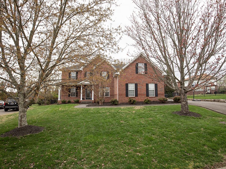 1st image of 133 Deerfoot Ct