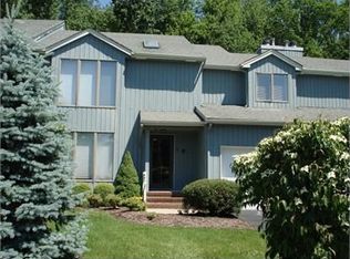 16 Raven Dr, Morristown, NJ 07960