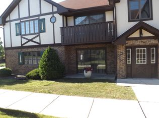 11559 Autobahn Dr E APT 101, Palos Park, IL 60464