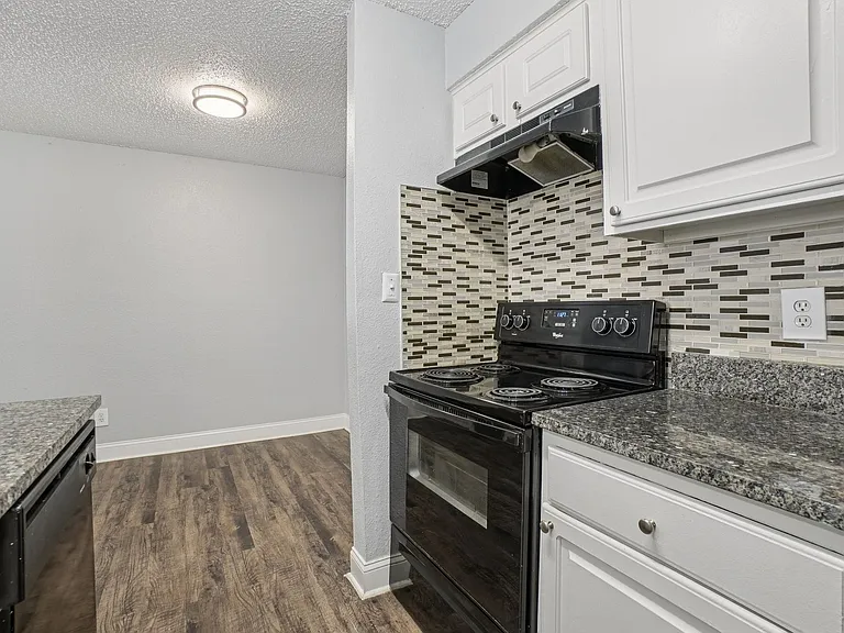 Don't Miss Out Biltmore Homes Leasing Fast — Photo 82