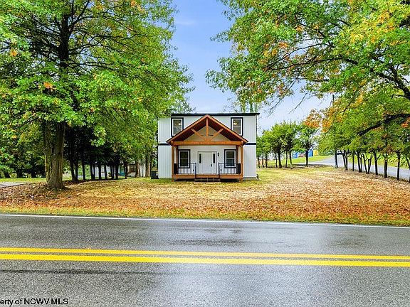 4th image of 718 Country Club Rd