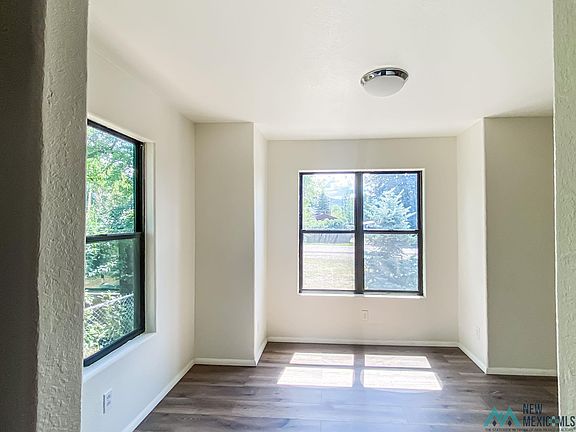 4th image of 421 Maple Ave