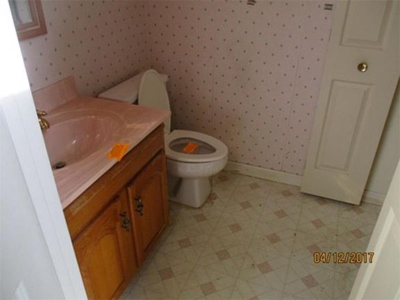4th image of 336 Whitney Chase Ln