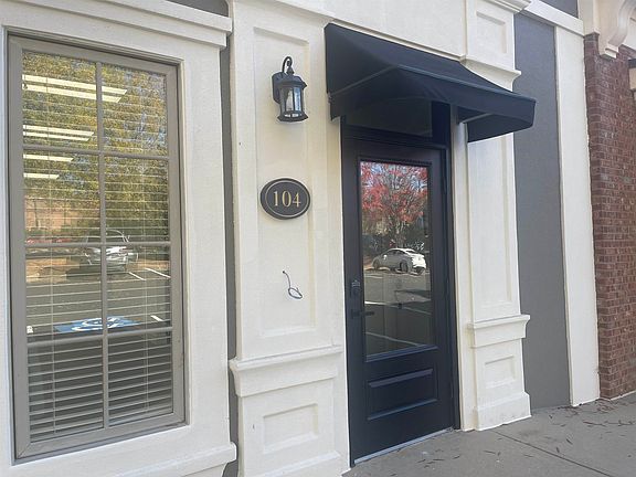 3rd image of 1041 Parkside Cmns