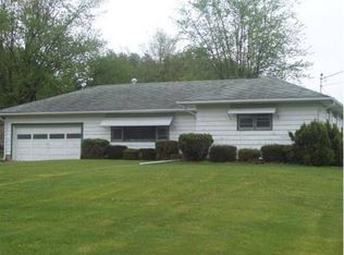 3215 S Scott St, Avalon, WI 53505