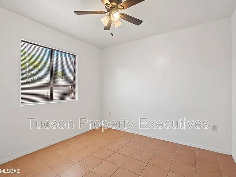 1107 W Sonora St #1 — Photo 3