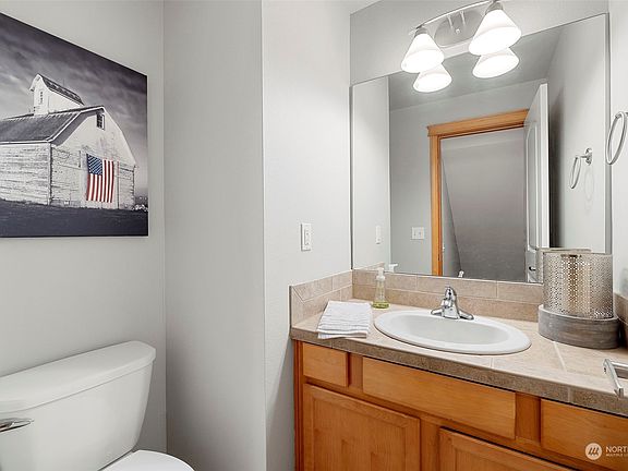 5th image of 13808 Greenwood Avenue N #B