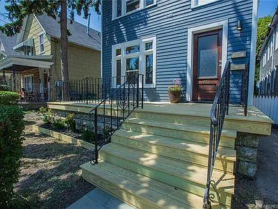 276 Vermont St — Photo 2