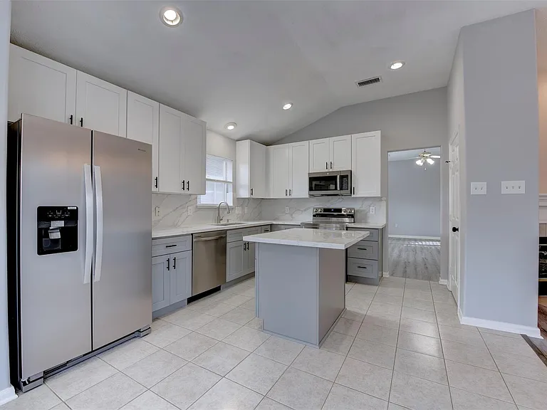 9026 Eaglecove Dr — Photo 13