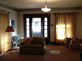 4th image of 1031 Meridian St
