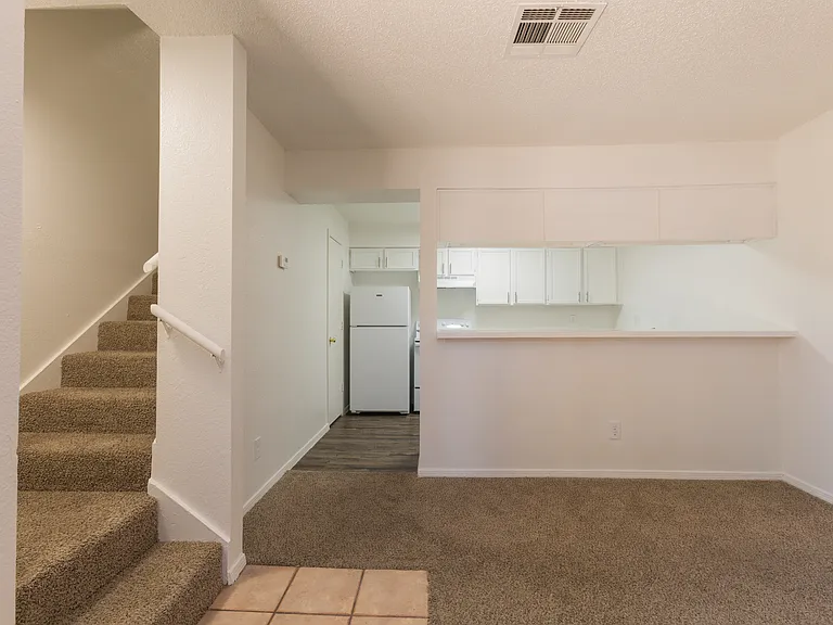 La Mesa — Photo 15