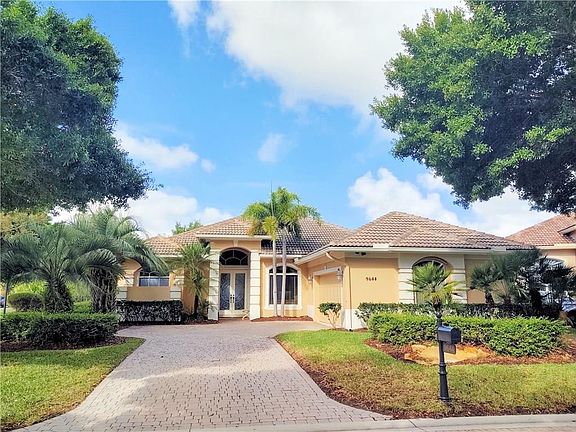 4th image of 9644 Crooked Stick Ln