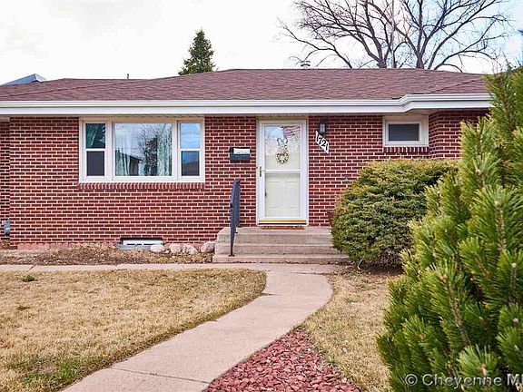 3rd image of 1721 Cheshire Dr