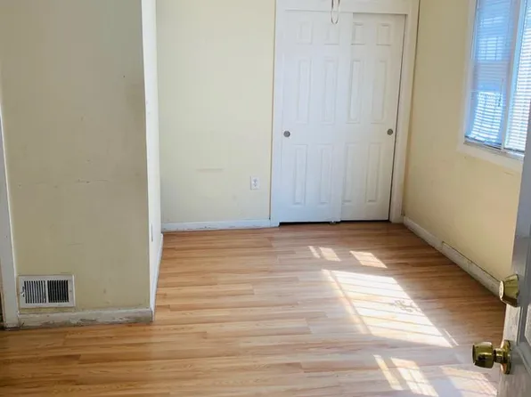 102 Hopkins Avenue image 3 of 9