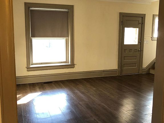4th image of 1116 W 40th St
