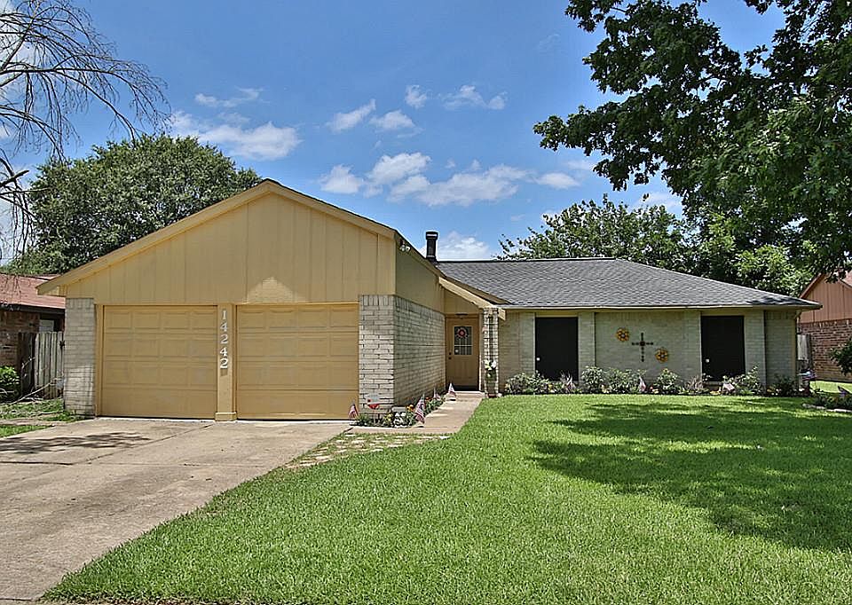 1st image of 14242 Barrone Dr