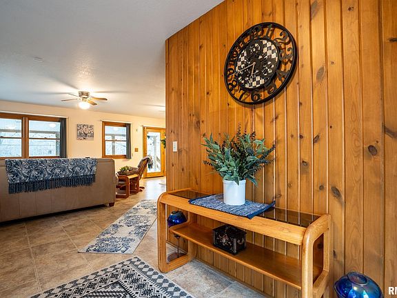 5th image of 40 Janeal Ct