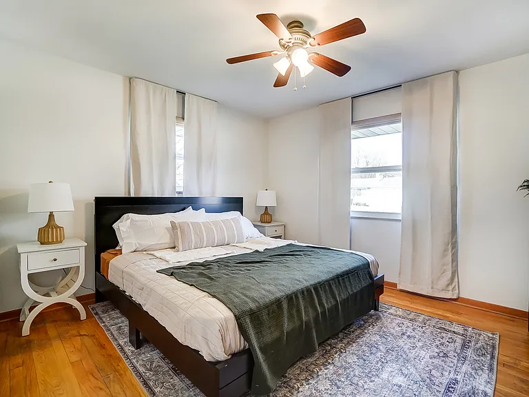 725 Latham Ct — Photo 21