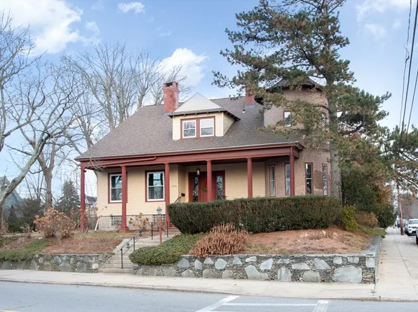 1231 Robeson St, Fall River, MA 02720