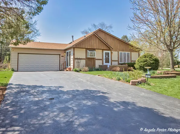 1811 Hazelwood Dr, Lindenhurst, IL 60046