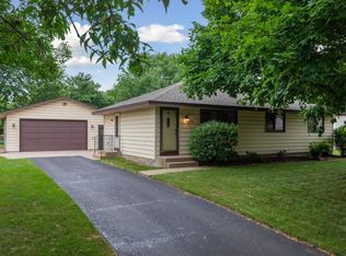 27 92nd Ave NE, Blaine, MN 55434