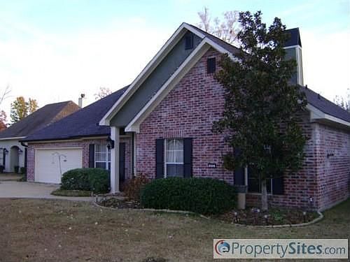 2nd image of 433 Grand Oaks Dr