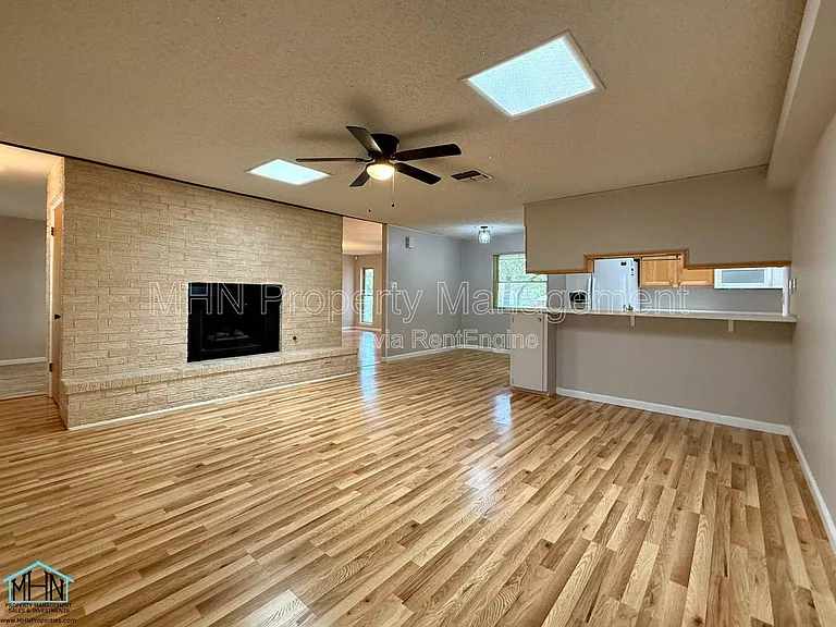 7010 Forest Way St — Photo 8