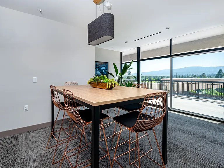 Tan Plaza Apartments — Photo 32