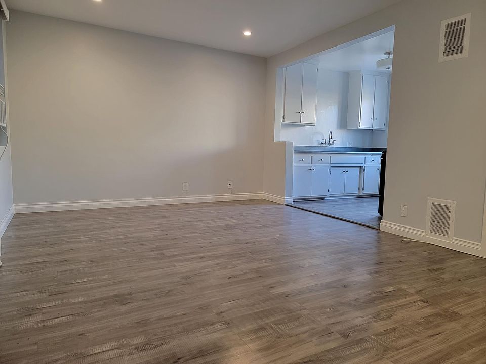 1st image of 1430 N Gardner St APT 3
