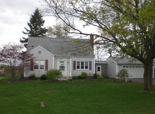 7596 Chestnut Ridge Rd, Lockport, NY 14094