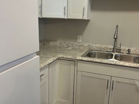 4th image of 3101 Belden Cir APT 2