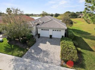 556 SW Lake Charles Cir, Port Saint Lucie, FL 34986