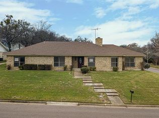 8825 Hunters Glen Trl, Fort Worth, TX 76120