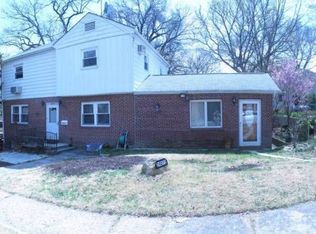 24072 Depew Ave, Douglaston, NY 11363