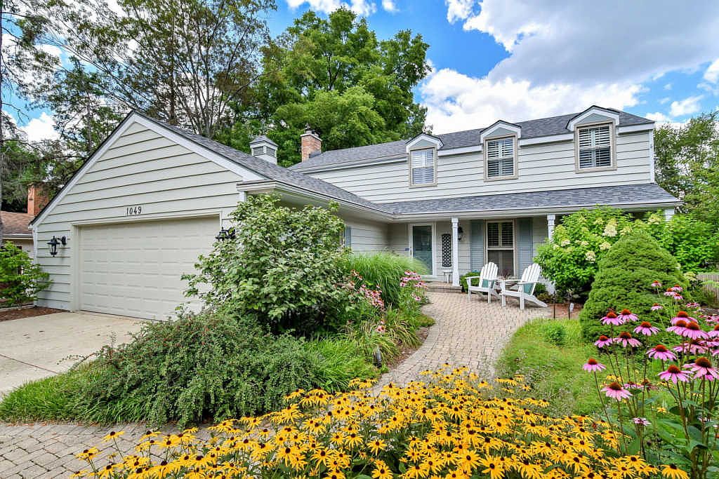 1049 E Forest Ave, Wheaton, IL 60187 Zillow