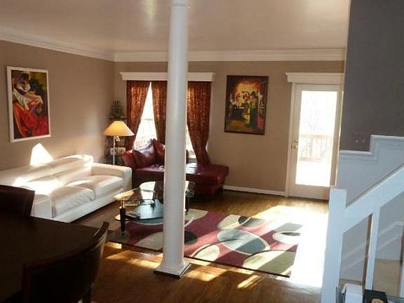4th image of 1527 Templeton Pl