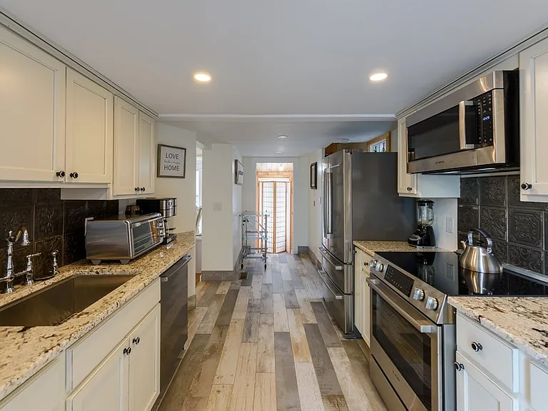 55 Samoset Ave — Photo 4