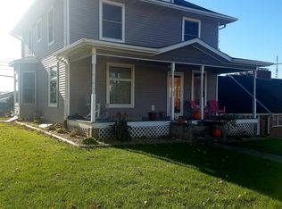 114 S Main St, Elizabeth, IL 61028