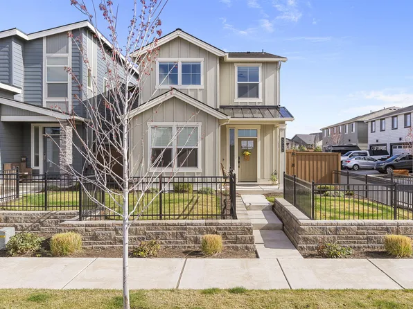 3722 NE Petrosa Ave, Bend, OR 97701