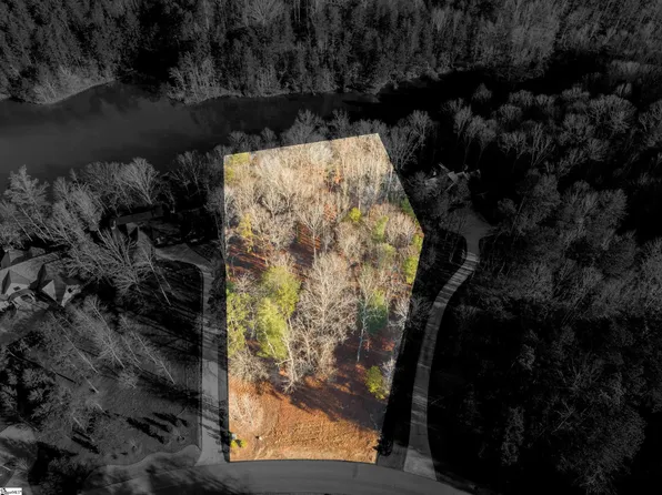 358 Peninsula Rdg, Sunset, SC 29685