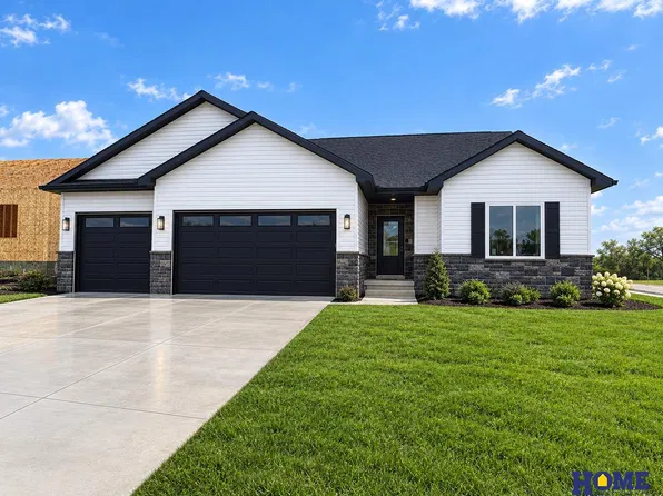 810 Dartford Ln, Lincoln, NE 68527
