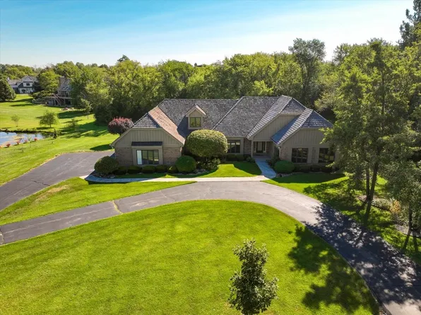 7 Windsor Ct, South Barrington, IL 60010