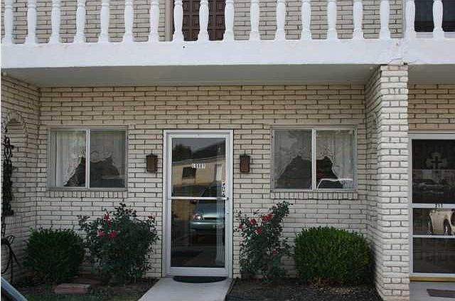 1st image of 209 Casa Bella Ct
