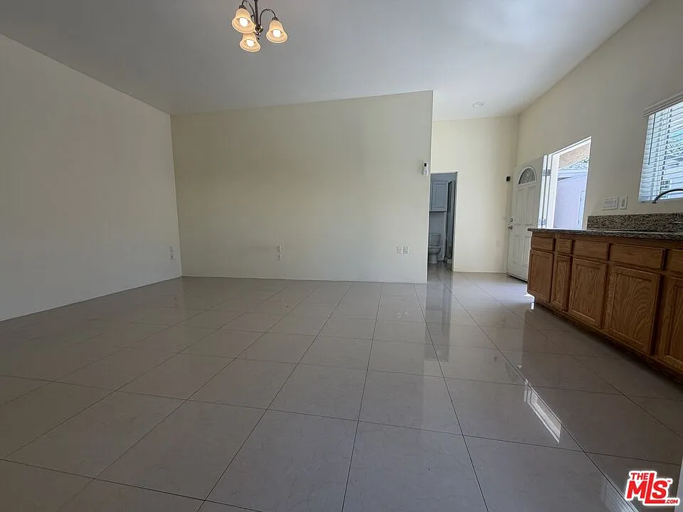 1 bed, 1.0 bath, 540 sqft, $2,000 — Photo 2