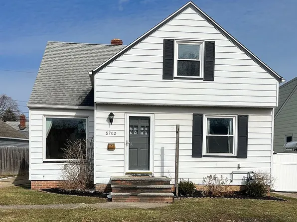 5702 Ackley Rd, Parma, OH 44129
