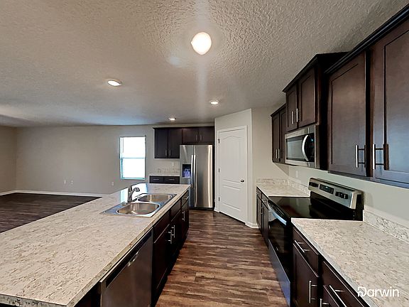 3rd image of 338 Seville Pkwy