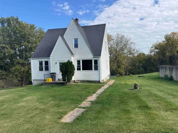 3595 Crescent Ct, Dubuque, IA 52003