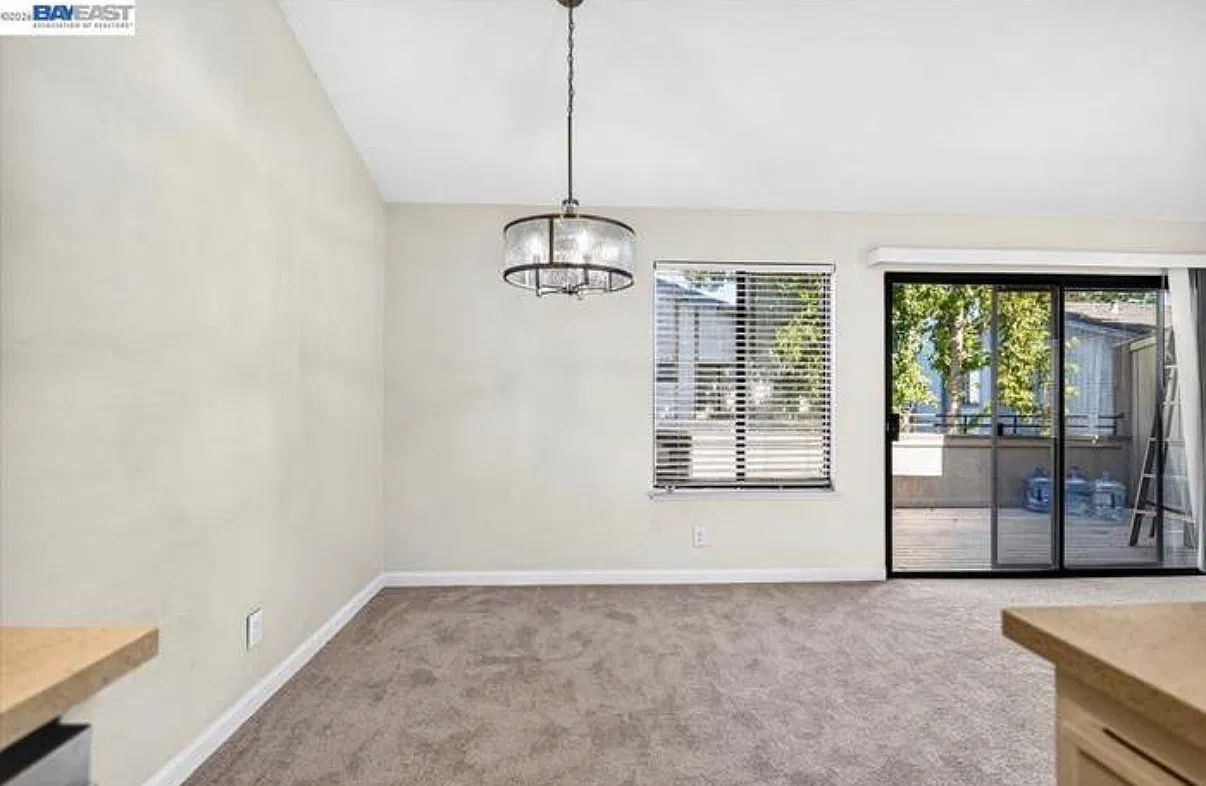 2 bed, 905 sqft, $2,875 — Photo 3